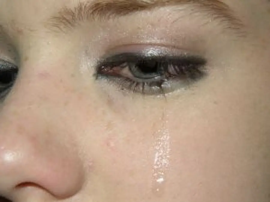 Cosa fare quando l'occhio Lacrima in Continuazione